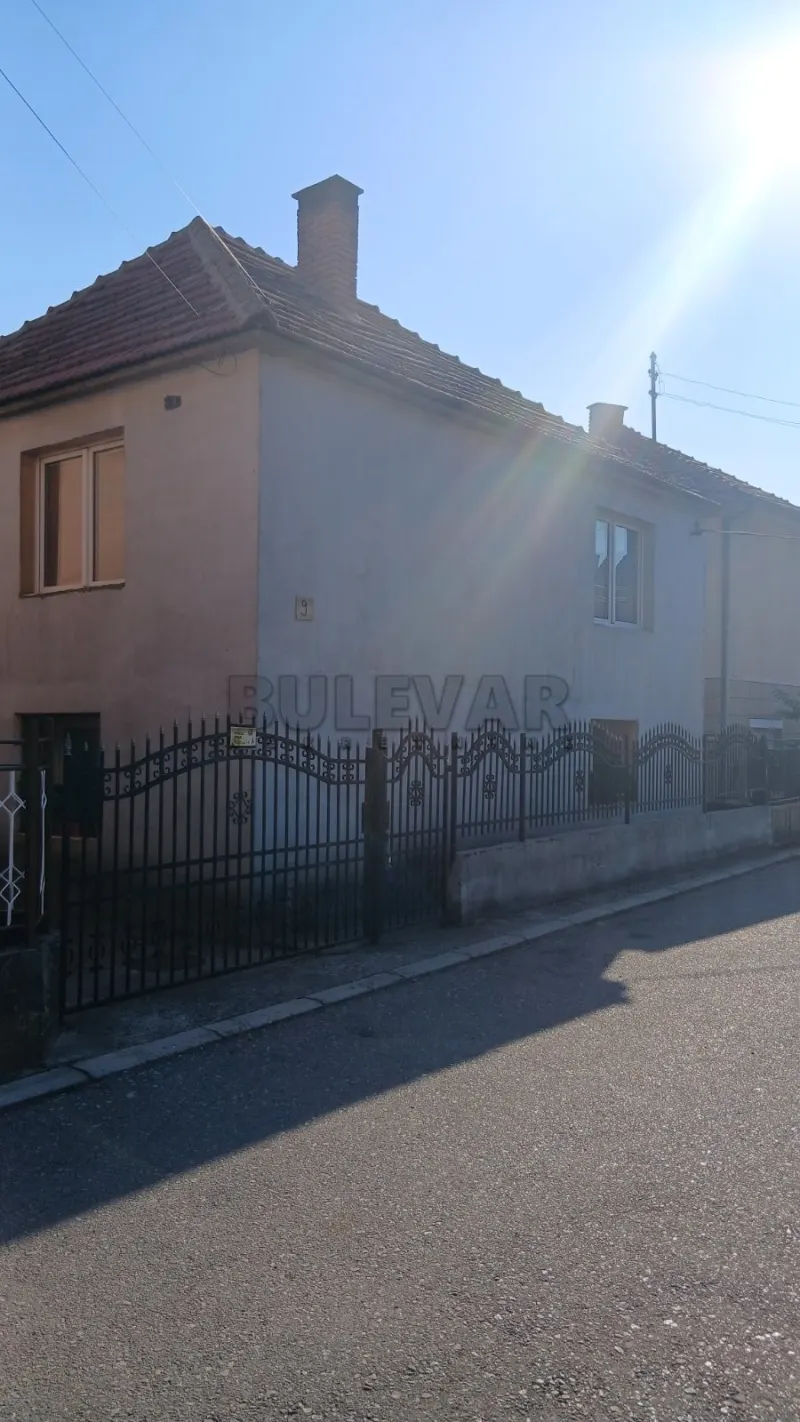 Kuća, Brzi brod, Niš