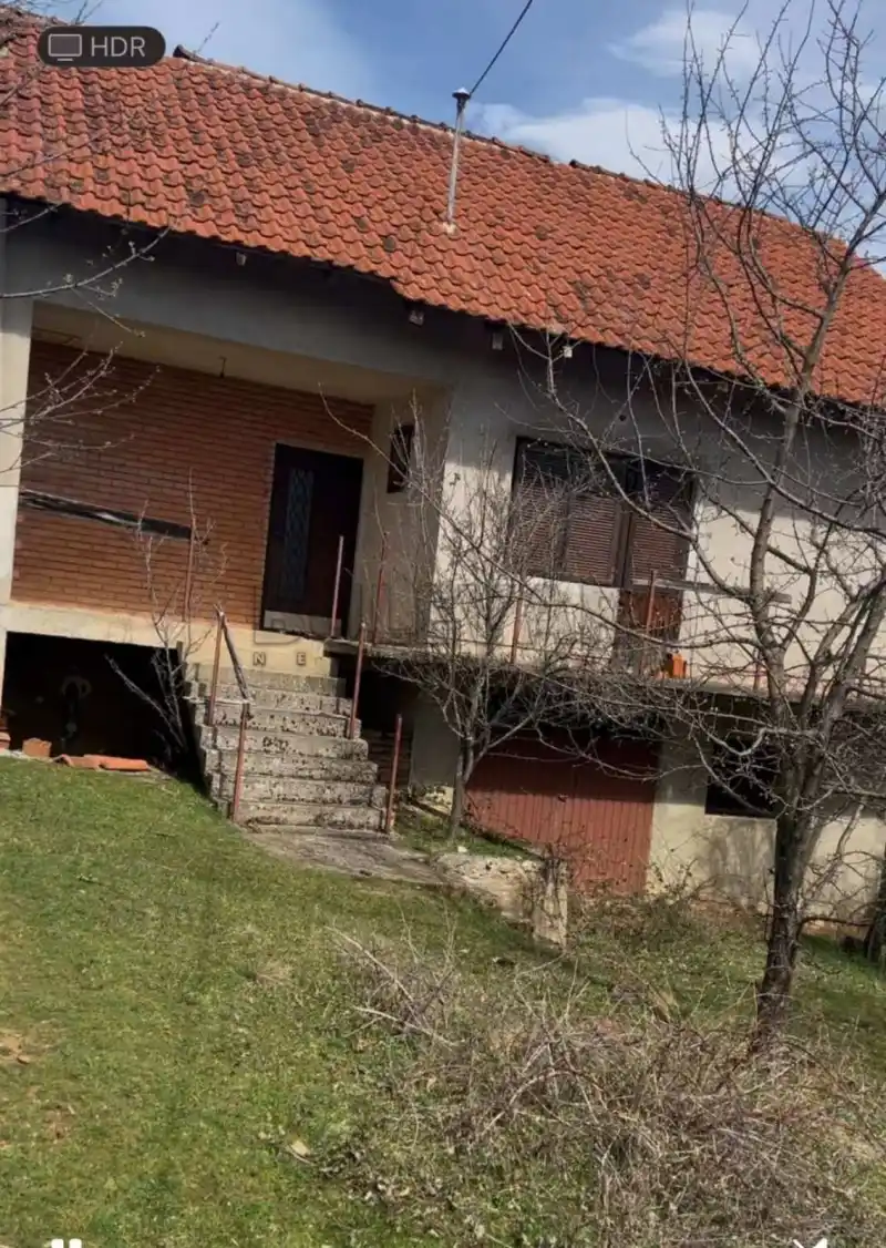 Dvoiposoban kuća, Gornji Barbeš, Gadžin Han