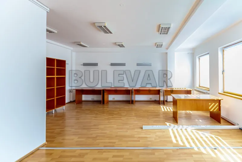 Trosoban stan, Centar, Niš