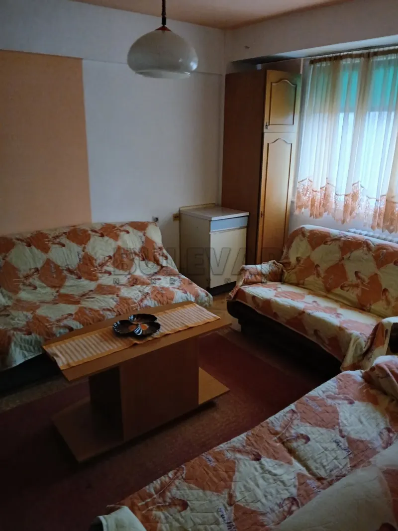 Jednoiposoban stan, Centar, Niš