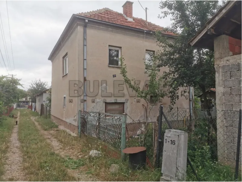 Više od tri spavaće sobe kuća, Naselje Nikola Tesla, Niš