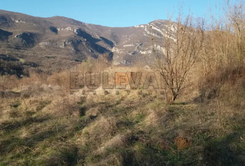 Plac, Ostrovica, Niš, Ostrovica