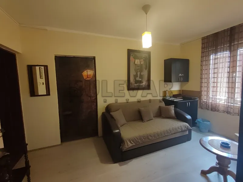 Više od tri spavaće sobe stan, Ledena stena, Niš