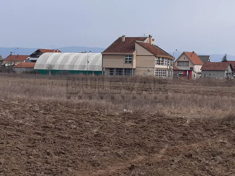 Plac, 9 Maj (Novo naselje), Niš