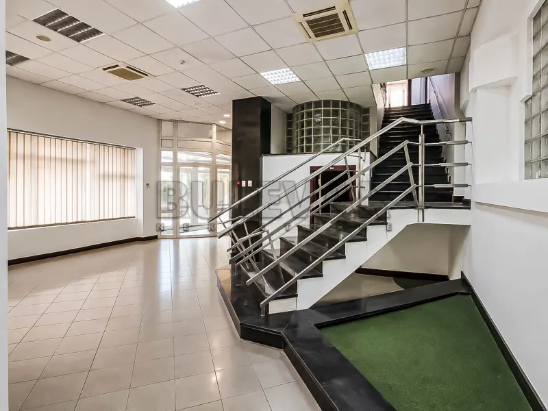 Više od tri spavaće sobe poslovni prostor, Čair, Niš