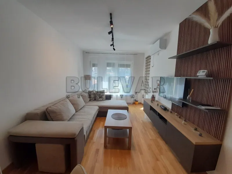 Dvoiposoban stan, Centar, Niš
