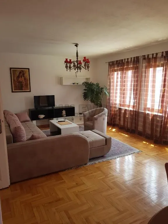 Troiposoban stan, Pantelej(Niš), Niš