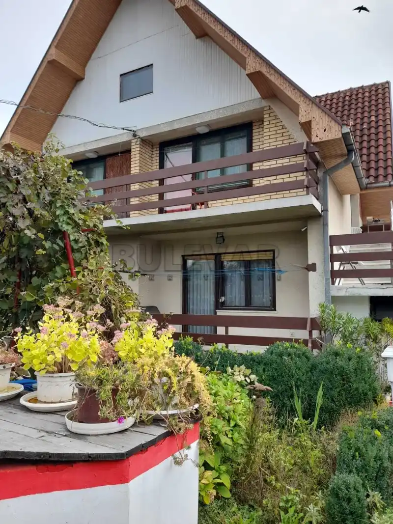 Više od tri spavaće sobe kuća, Stanovo, Kragujevac