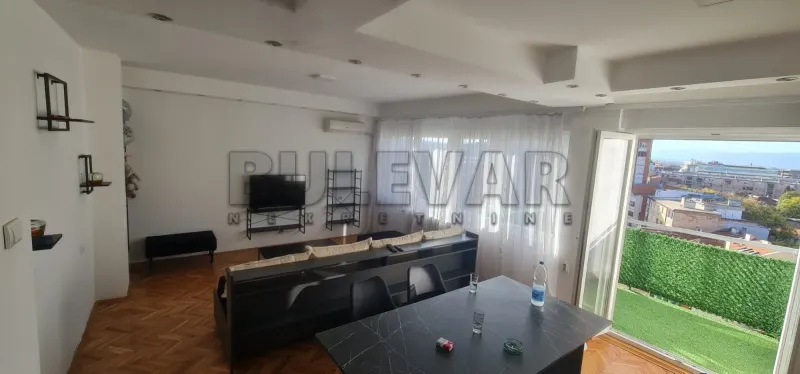Trosoban stan, Centar, Niš