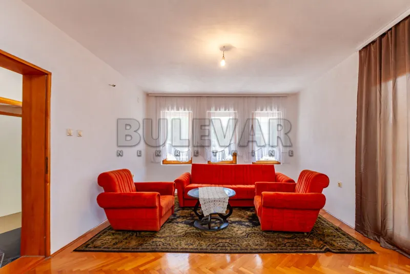 Više od tri spavaće sobe kuća, Bubanj, Niš