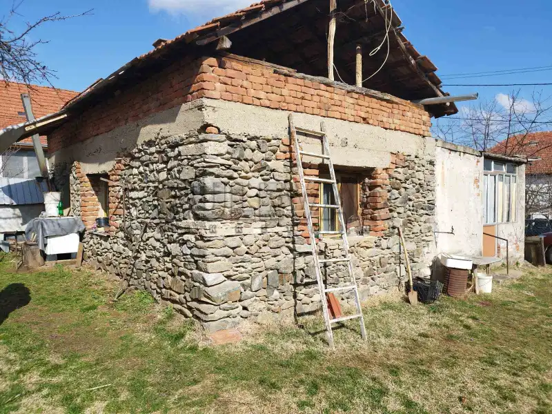 Dvosoban kuća, Knežica, Doljevac
