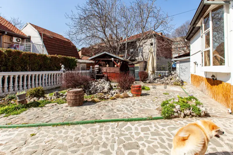 Više od tri spavaće sobe kuća, Centar, Niš