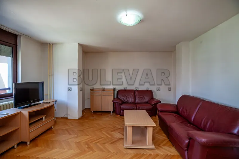 Trosoban stan, Palilulska pijaca, Niš