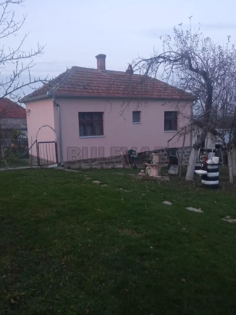 Kuća, Knić, Knić