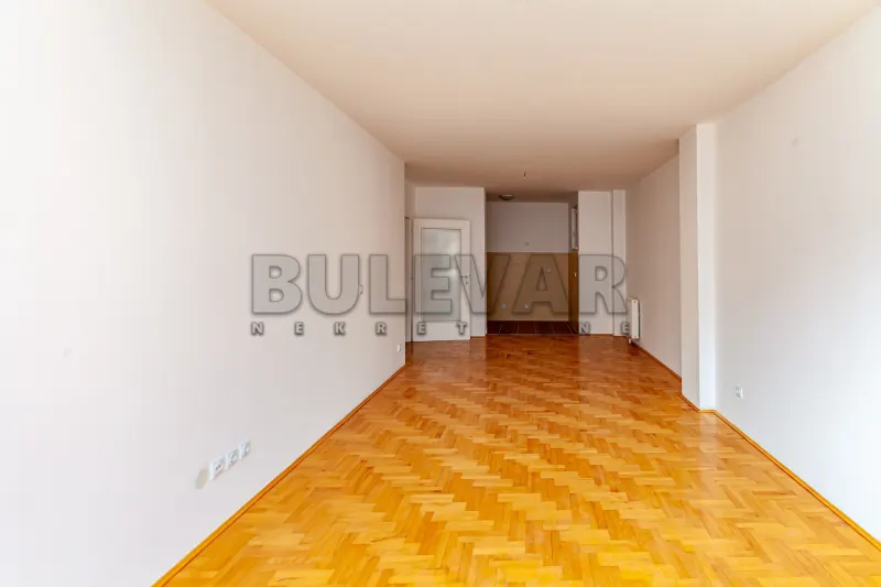 Dvosoban stan, Bulevar Nemanjića, Niš