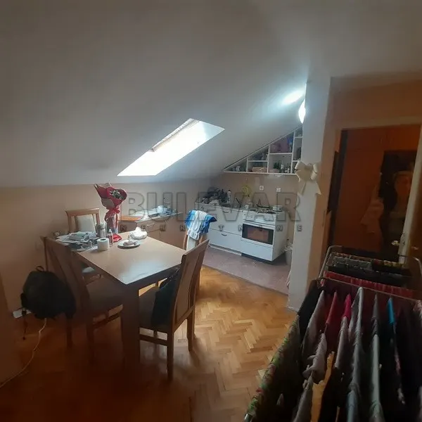 Troiposoban stan, Dom zdravlja, Niš