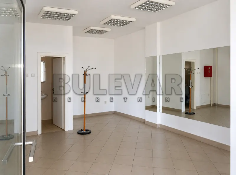 Garsonjera - Studio poslovni prostor, Pravni fakultet, Niš, Градска општина Медијана