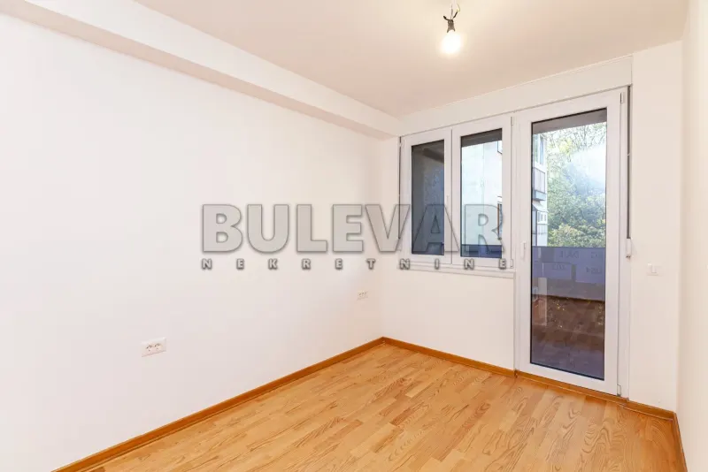 Više od tri spavaće sobe stan, Čair, Niš