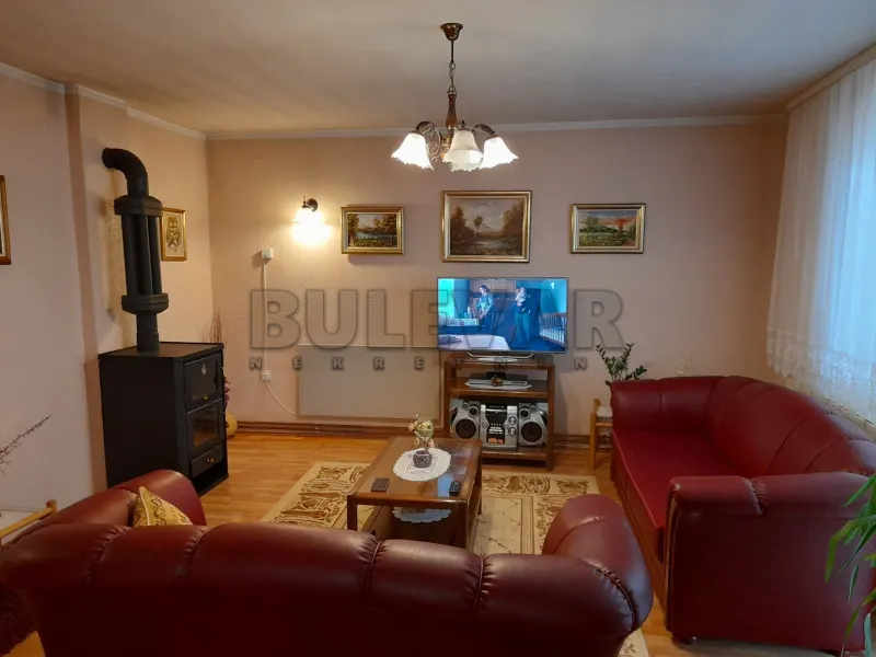 Više od tri spavaće sobe kuća, Gabrovac, Niš