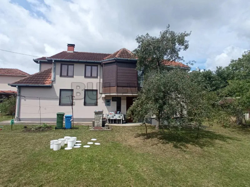 Više od tri spavaće sobe kuća, Šumarice, Kragujevac