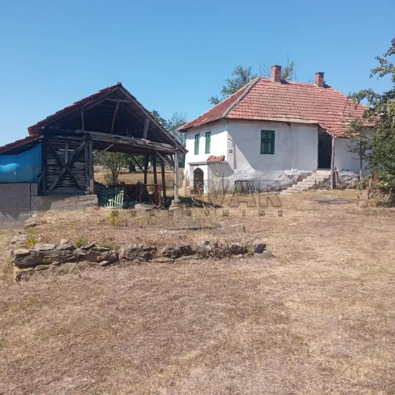 Dvosoban kuća, Centar, Rača