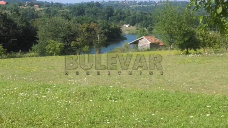 Plac, Žunje, Knić