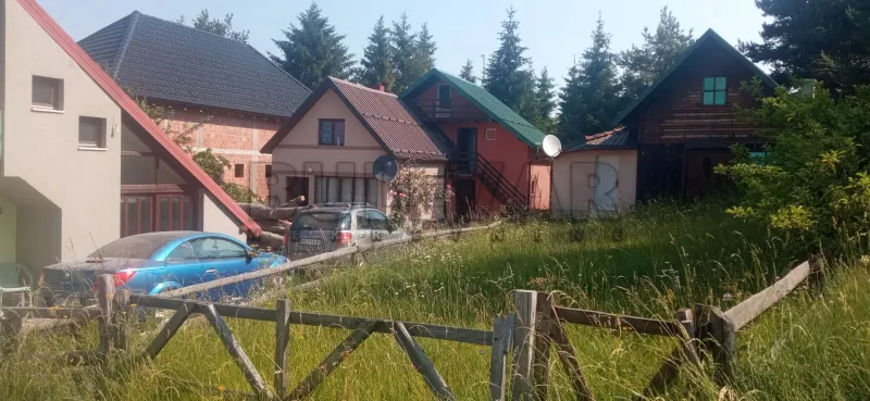 Više od tri spavaće sobe stan, RH Centar, Nova Varoš, Brdo