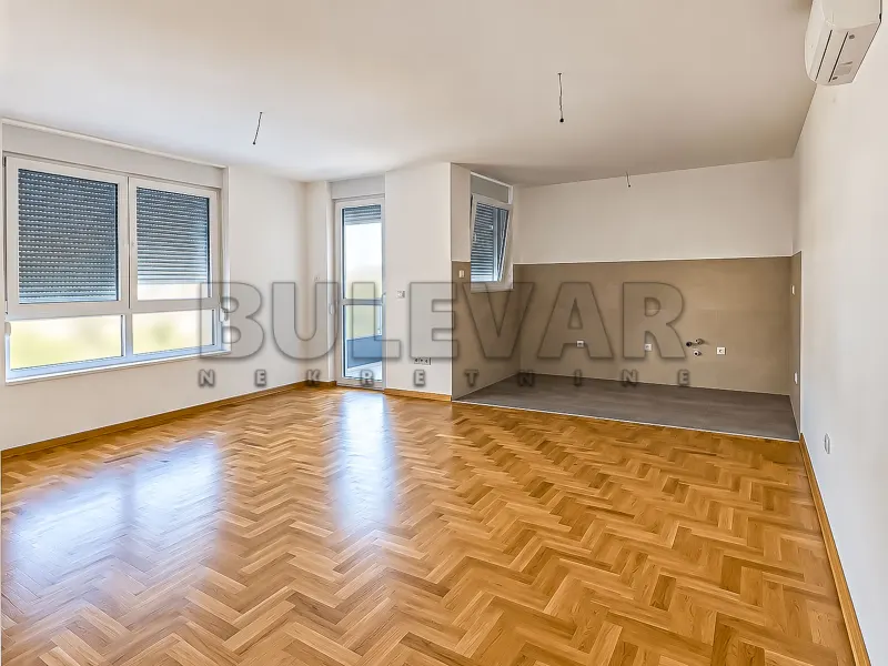 Dvosoban poslovni prostor, Pantelej(Niš), Niš, Студеничка
