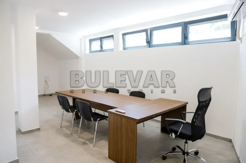 Dvoiposoban poslovni prostor, Centar, Niš