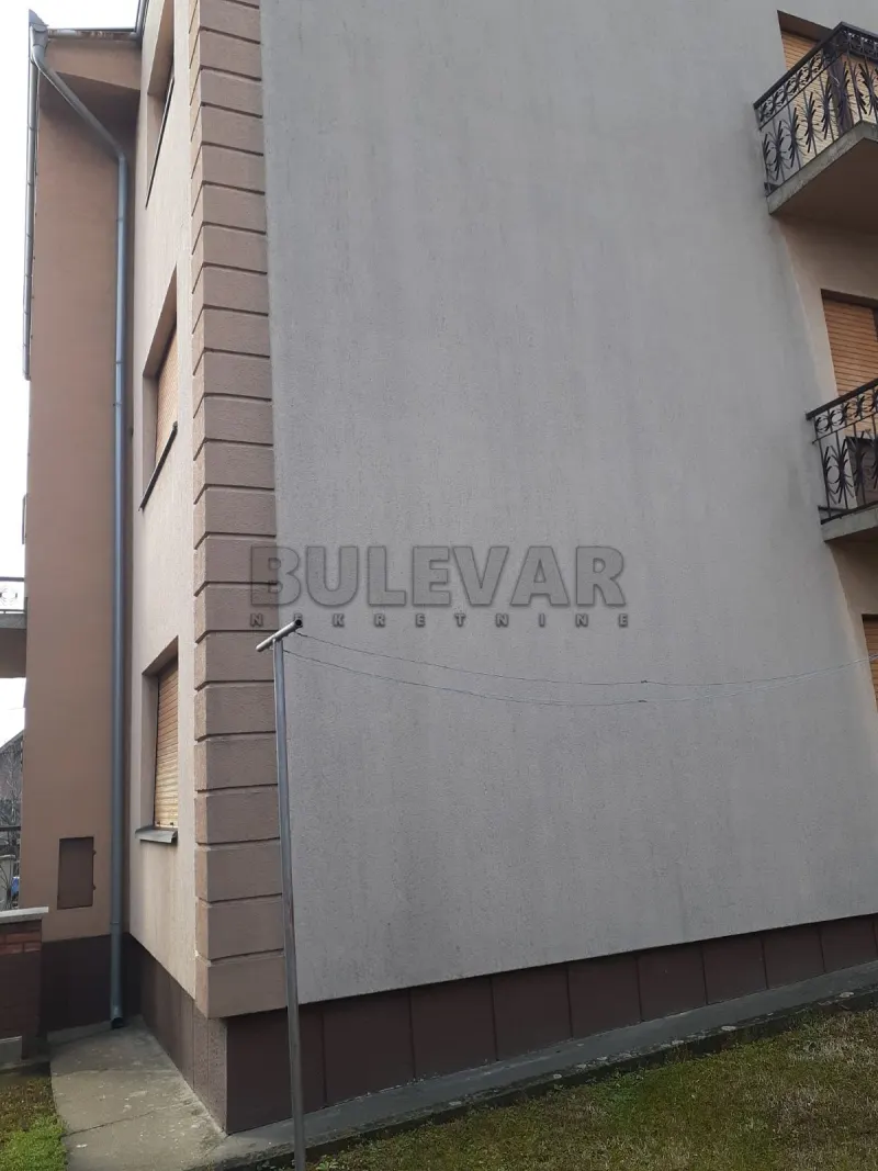 Više od tri spavaće sobe kuća, Bagremar, Kragujevac