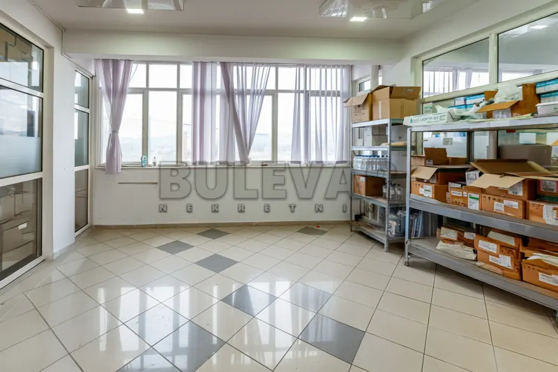 Više od tri spavaće sobe poslovni prostor, Medijana(Niš), Niš